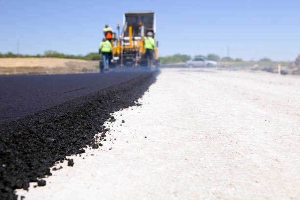 Best Driveway Paving Contractor  in Mountain View Acres, CA